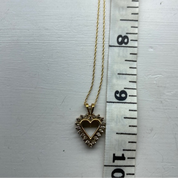 Kay Jewelers 10k Yellow Gold Heart Necklace With Diamond Accents. - Picture 8 of 13